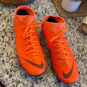 Unisex Nike soccer cleats